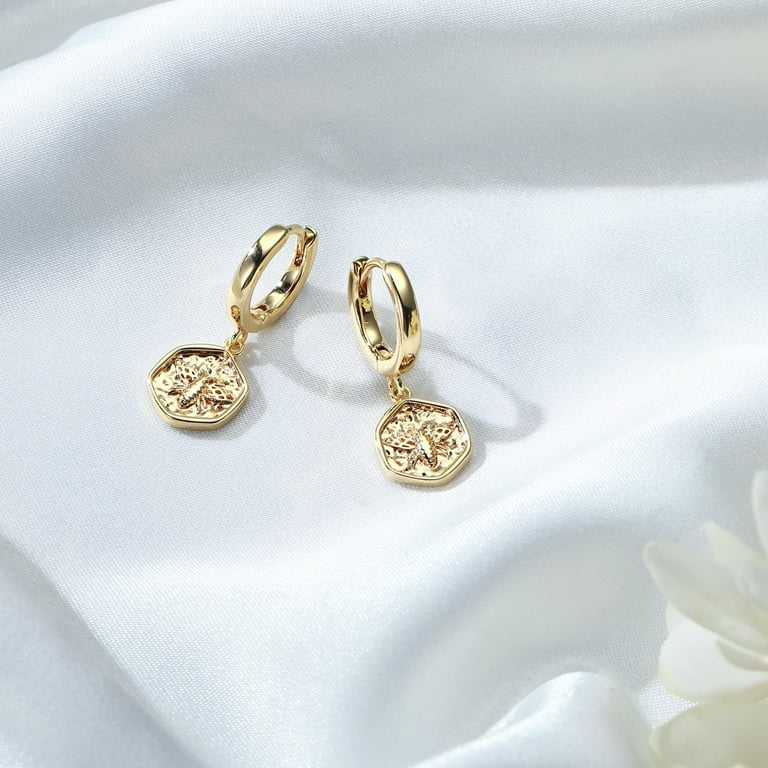 14K Gold Daisy Huggie Hoop Earrings For Women - Small Floral Cartilage Earrings, Trendy Kawaii Jewelry Gift