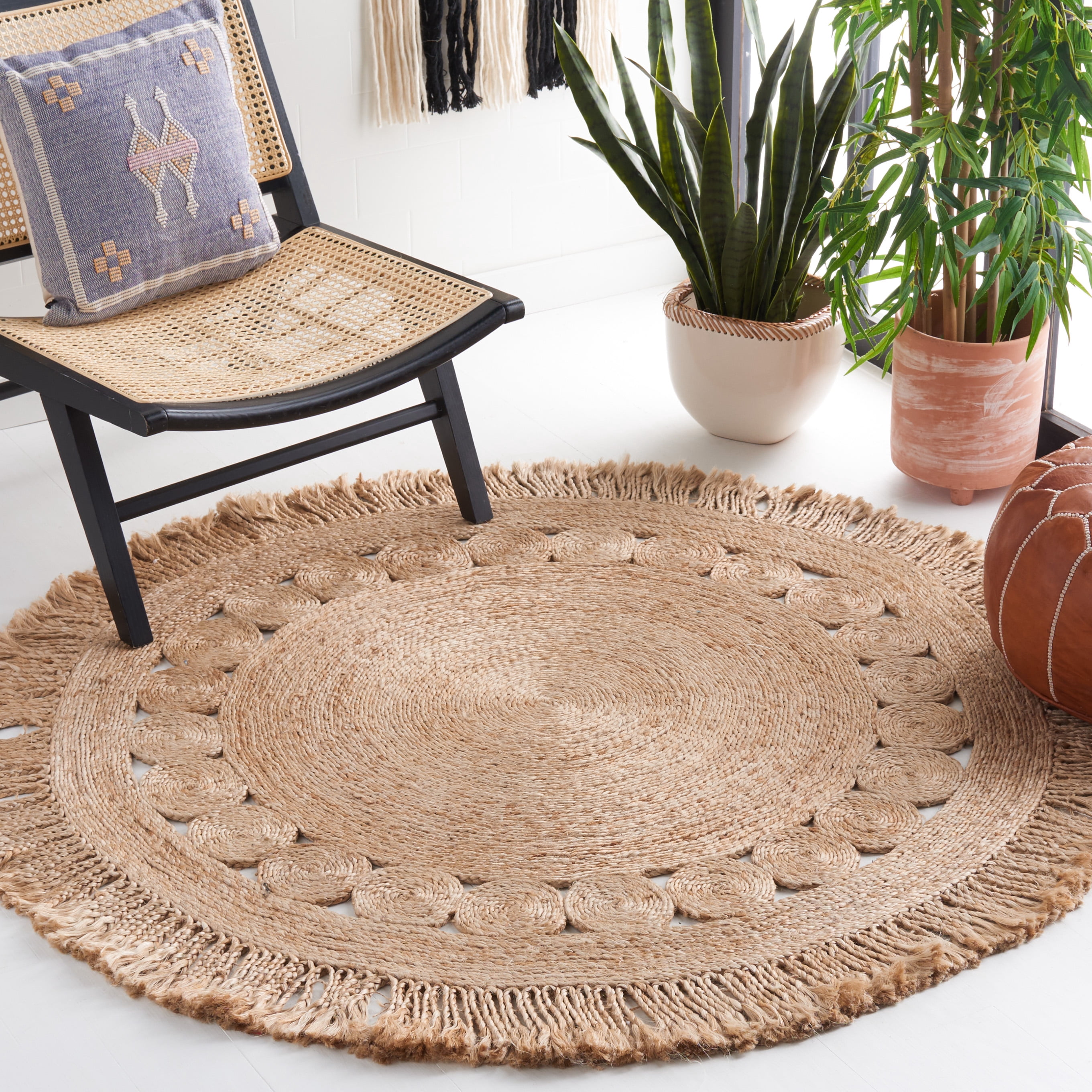 SAFAVIEH Natural Fiber Braelyn Geometric Area Rug, Natural, 4' x 4' Round