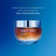 thumbnail image 3 of Biotherm Biotherm de BIOTHERM, Crema de día revitalizante intensa con algas ámbar Blue Therapy, 50 ml/1,69 oz, 3 of 6