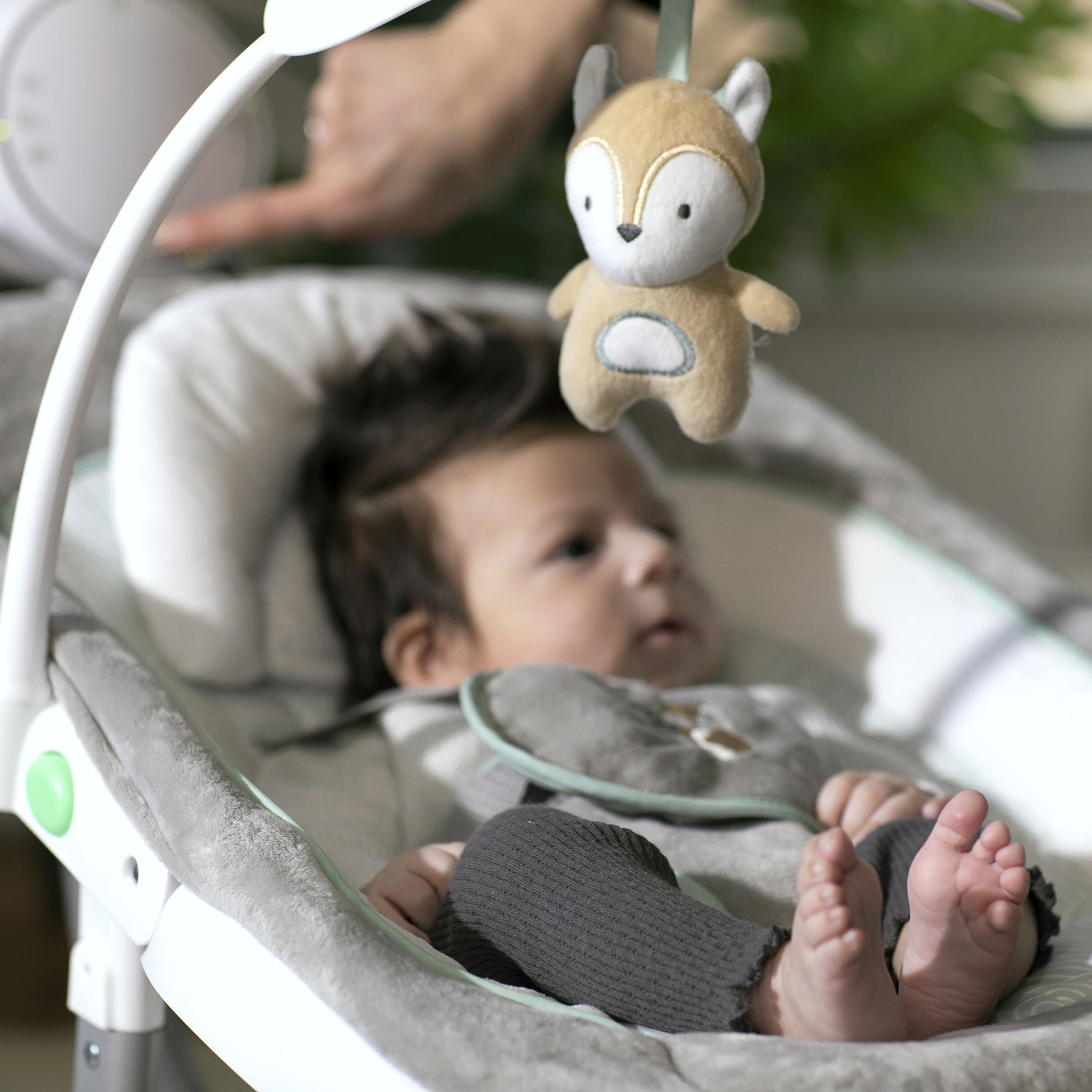 Ingenuity Anyway Sway 5-Speed Multi-Direction Portable Baby Swing with Vibrations - Ray (Unisex)