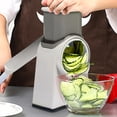 thumbnail image 4 of TIMIFIS Râpe Coupe-Légumes à Manivelle 3 Lames Interchangeables en Acier Inoxydable Broyeur Manuel Rond avec Base à Succion Gadgets de Cuisine Améliorés et Éplucheurs, 4 of 5