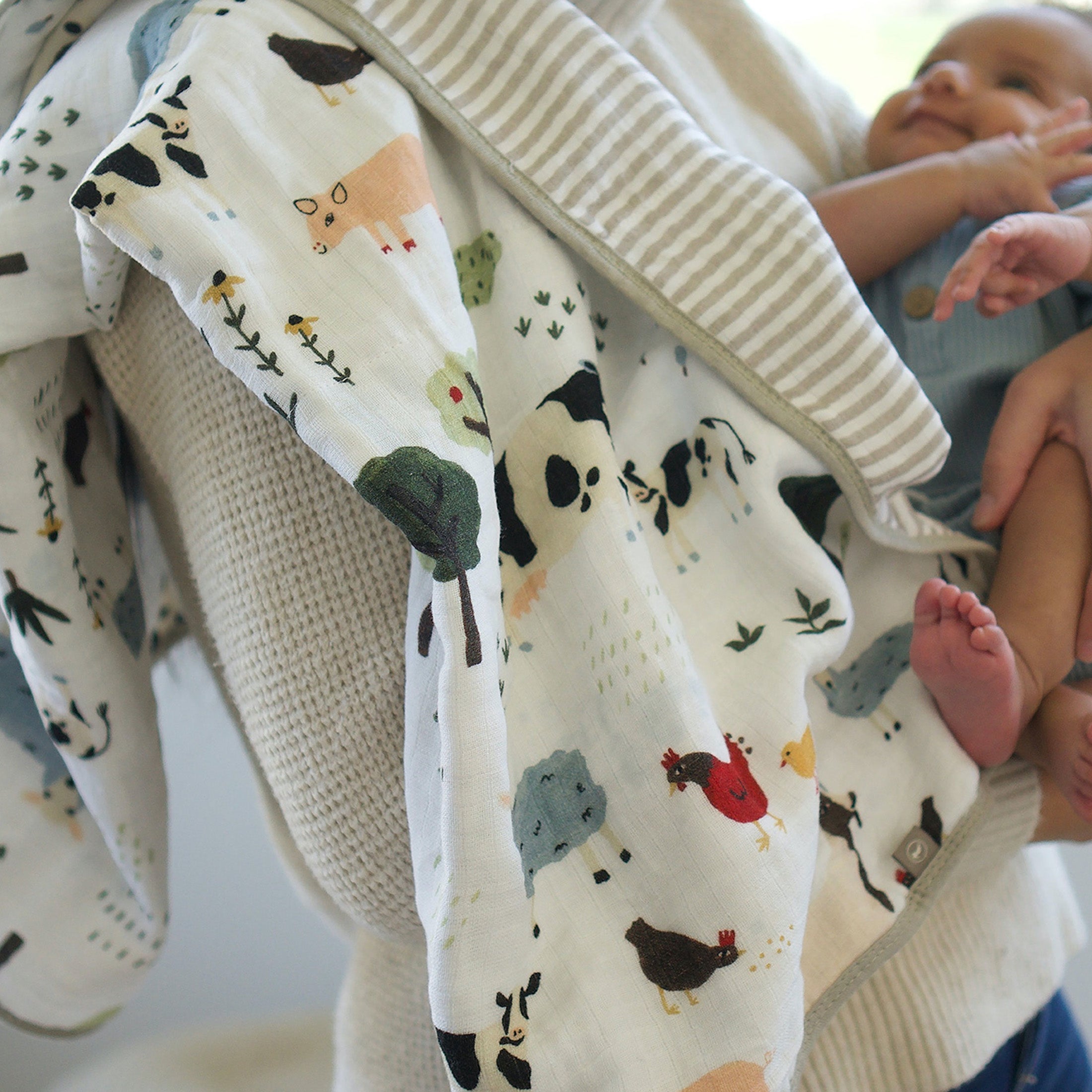 Red Rovr 100% Organic Cotton Muslin Quilted Infant Blanket, Unisex, Family Farm