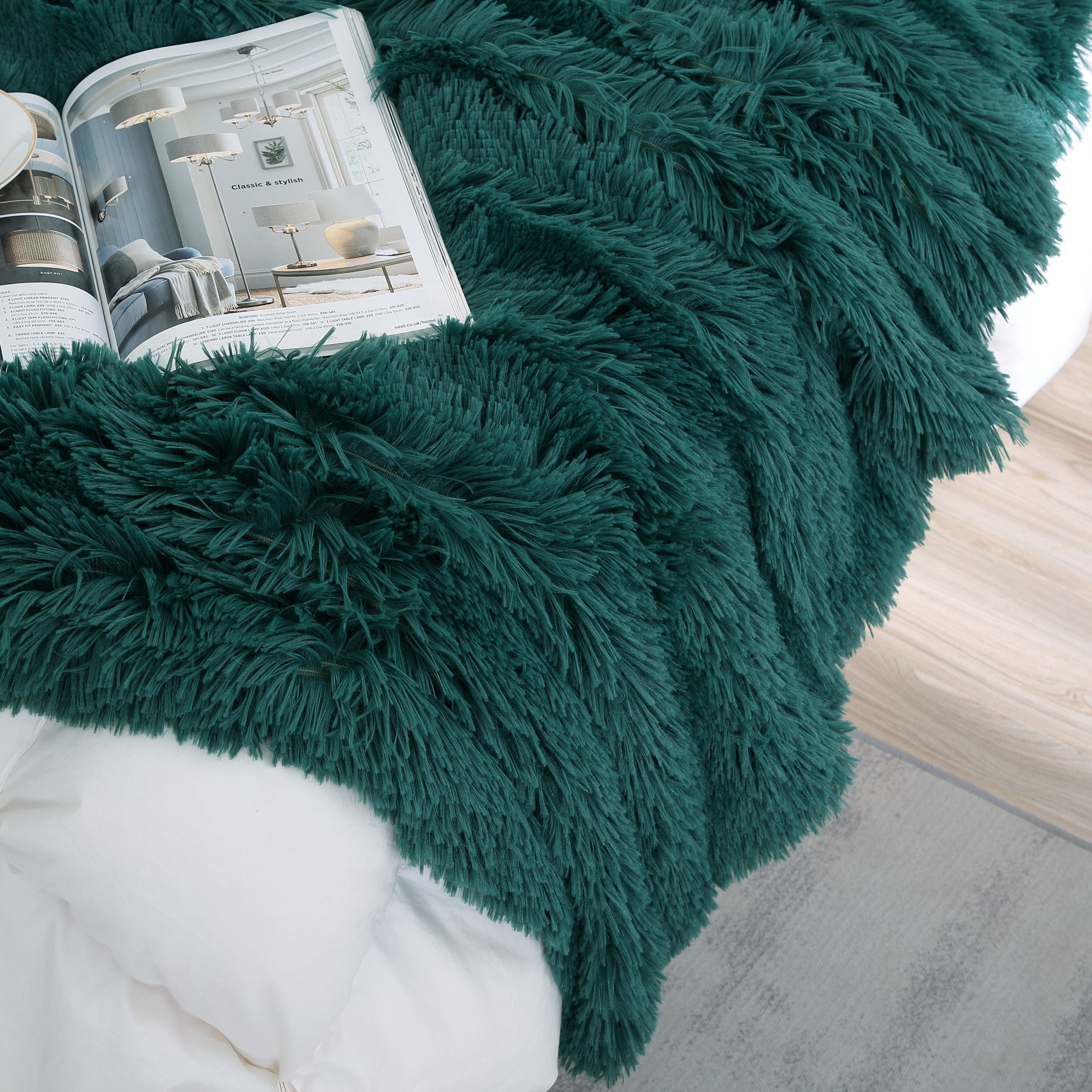 Reafort Luxury Long Hair Shaggy PV Fur Faux Fur Oversized Throw Blanket (60"X70" Throw, Evergreen)