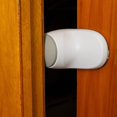 thumbnail image 5 of Topes de puerta de seguridad para niños, protectores de dedos para niños, tope de puerta con adhesivo y almohadilla de silicona, versión europea, 1 Uds., 5 of 5