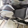 thumbnail image 3 of Cojín para asiento de motocicleta, trasero de almohadil para asiento de motocicleta: transpirable para asiento de motocicleta red Macarena Cojín de asiento de motocicleta, 3 of 7