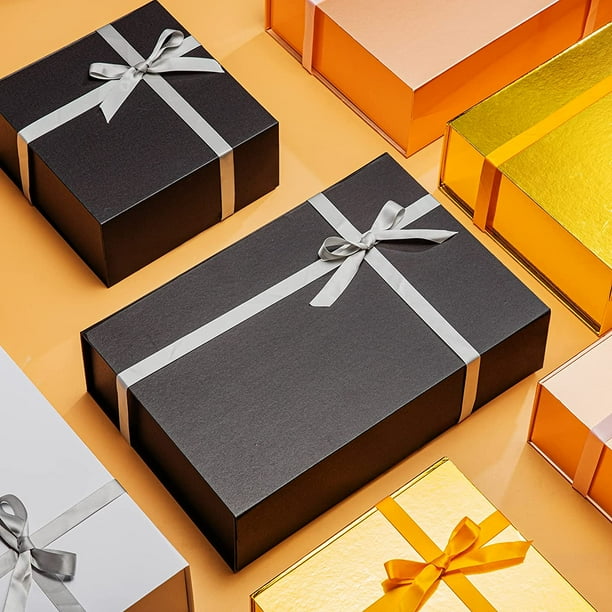 Photo Libre De Droit De Boîte En Carton Ouverte Avec Papier Déchiqueté