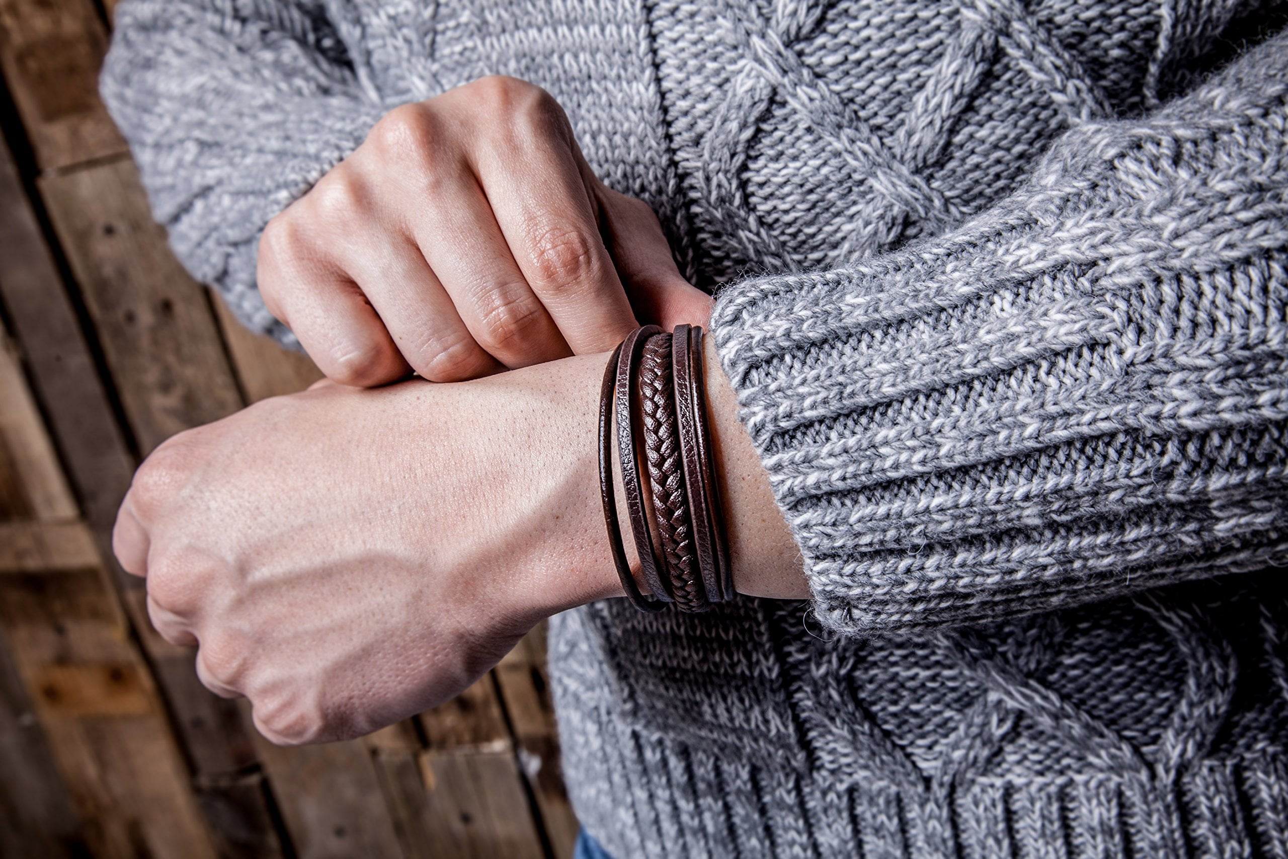 SERASAR Men's Genuine Leather Bracelet "Braid" with stainless steel magnetic closure, Brown 21cm, including gift box