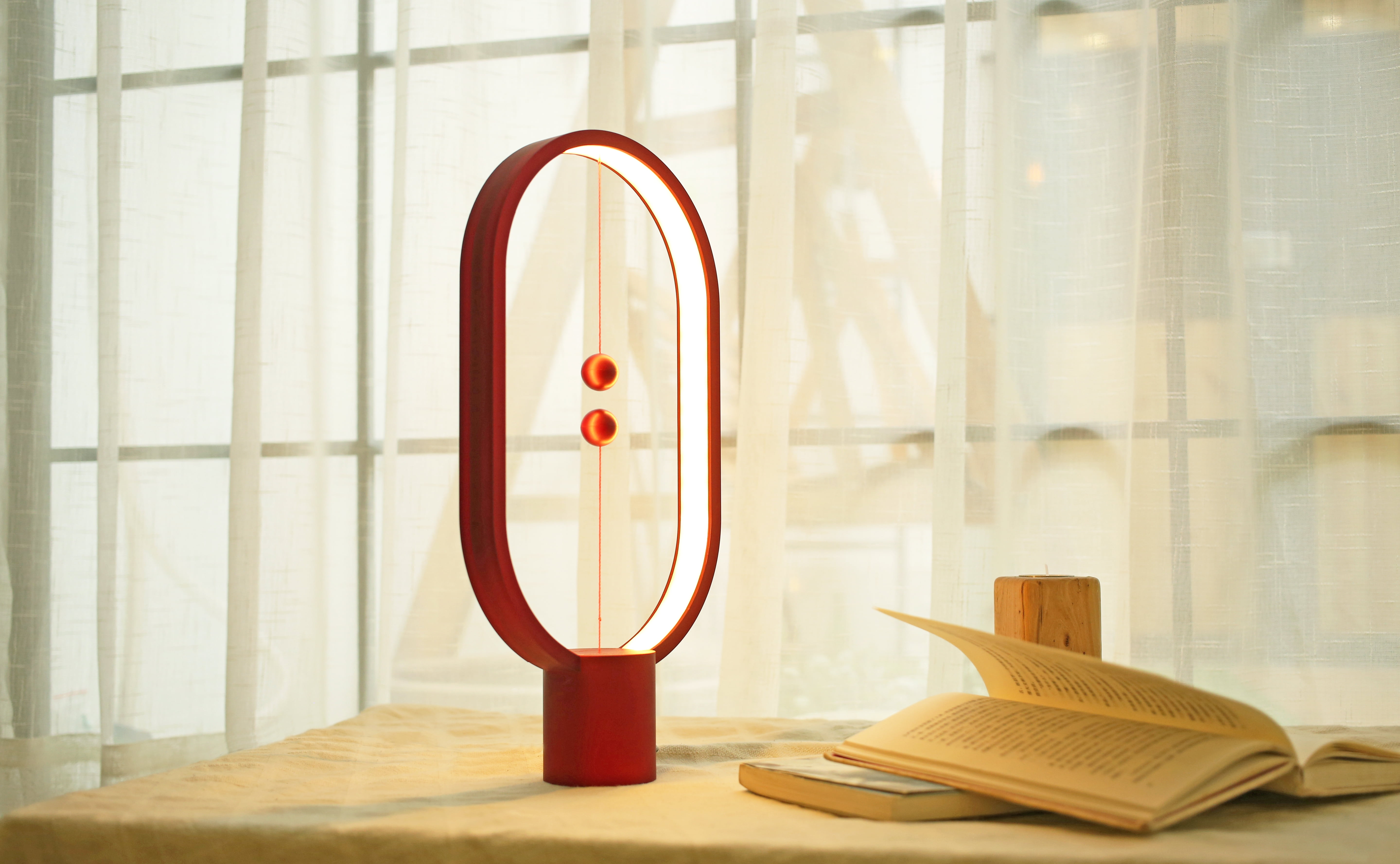 Heng Balance Lamp Ellipse Plastic USB Chargeable, Red