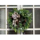 thumbnail image 3 of Corona de simulación de agujas de pino y piñas de Navidad, colgante navideño y adornos colgantes, decoración de puerta de casa, decoración de fiesta, 3 of 5