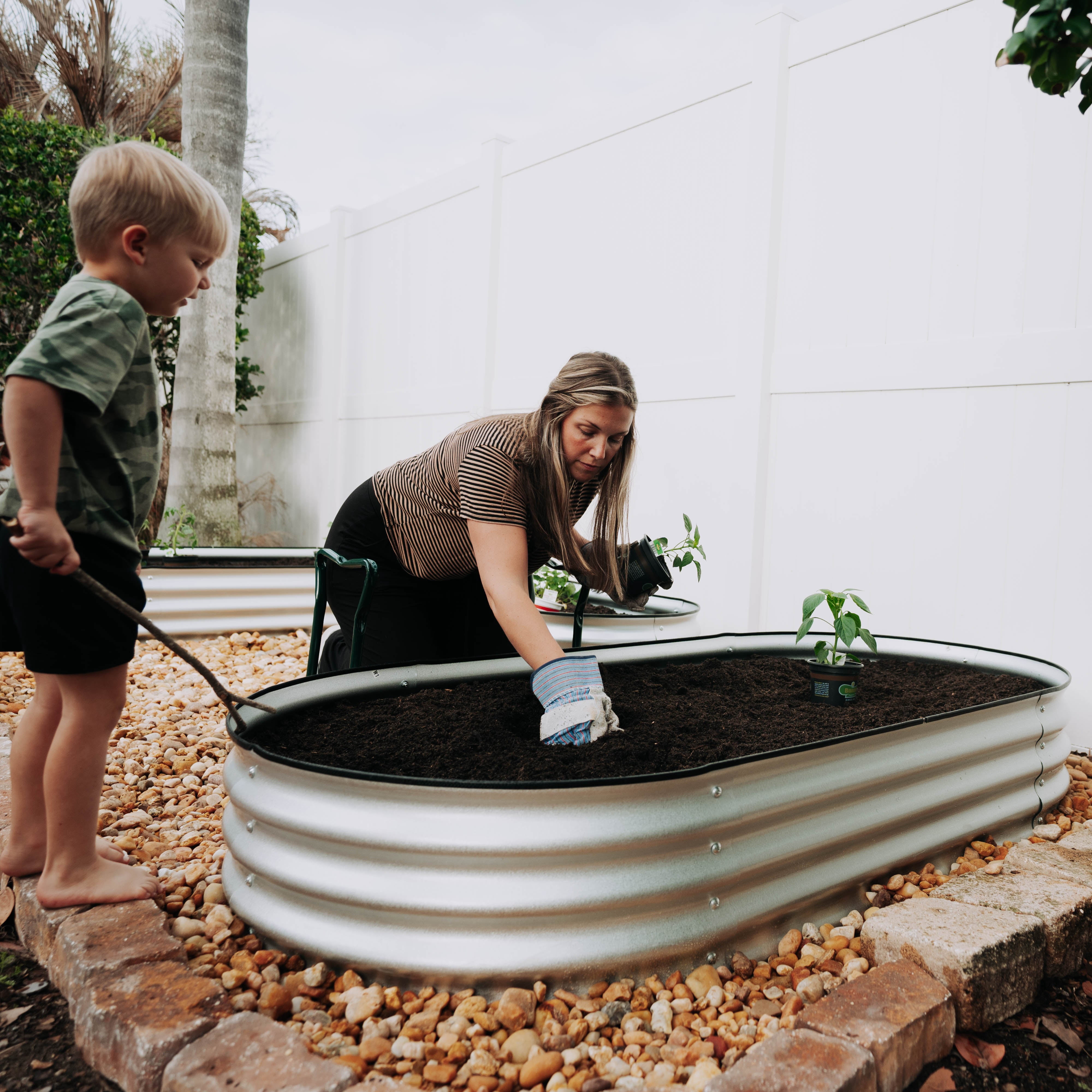 Backyard Expressions Home Galvanized Raised Garden Bed Kit 6x3x1ft, Planter Box Raised Garden Beds Outdoor, Easy Assembly Metal Raised Bed for Gardening Vegetables, Fruits, Flowers - Silver