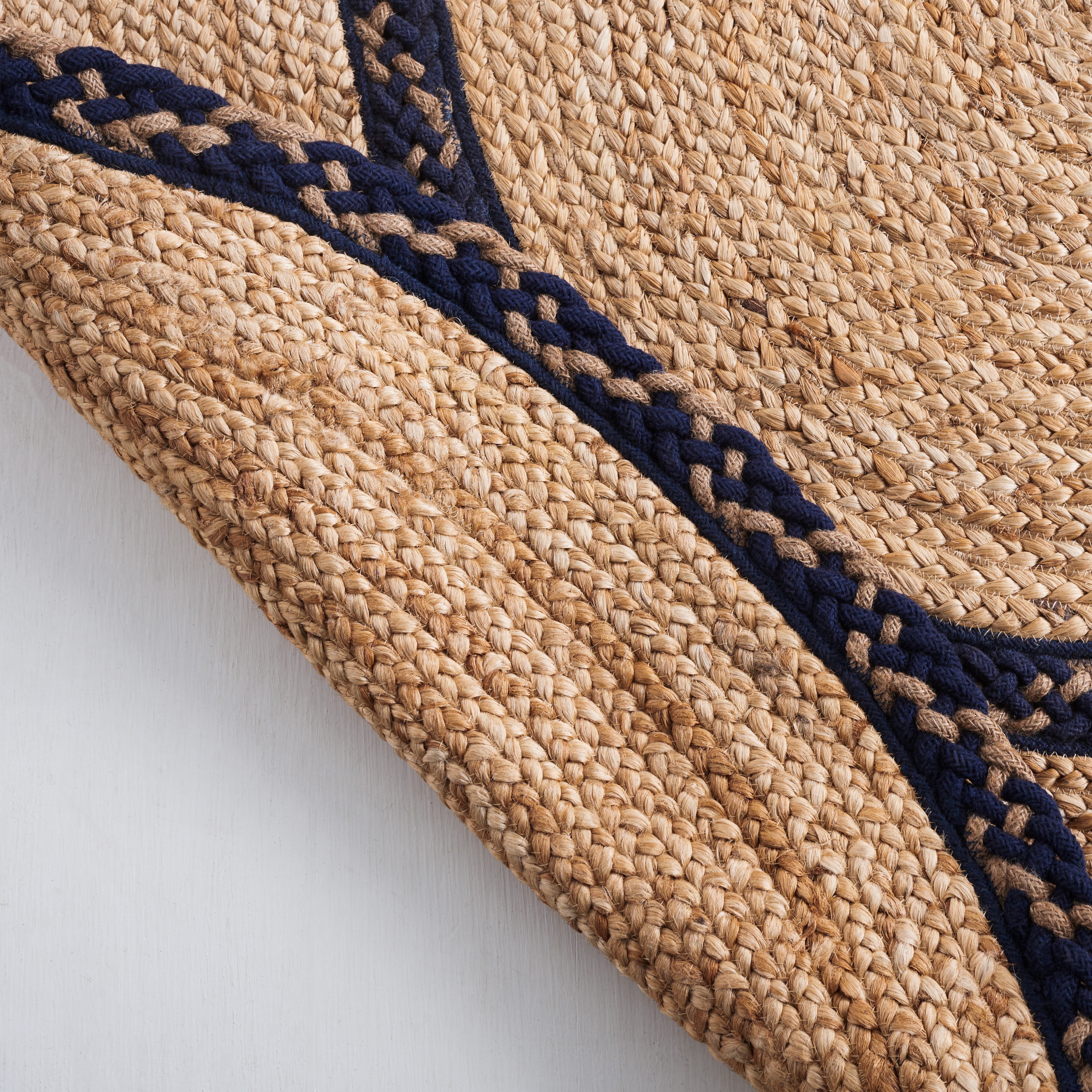 SAFAVIEH Natural Fiber Joshua Bordered Area Rug, Natural/Navy, 5' x 8' Oval