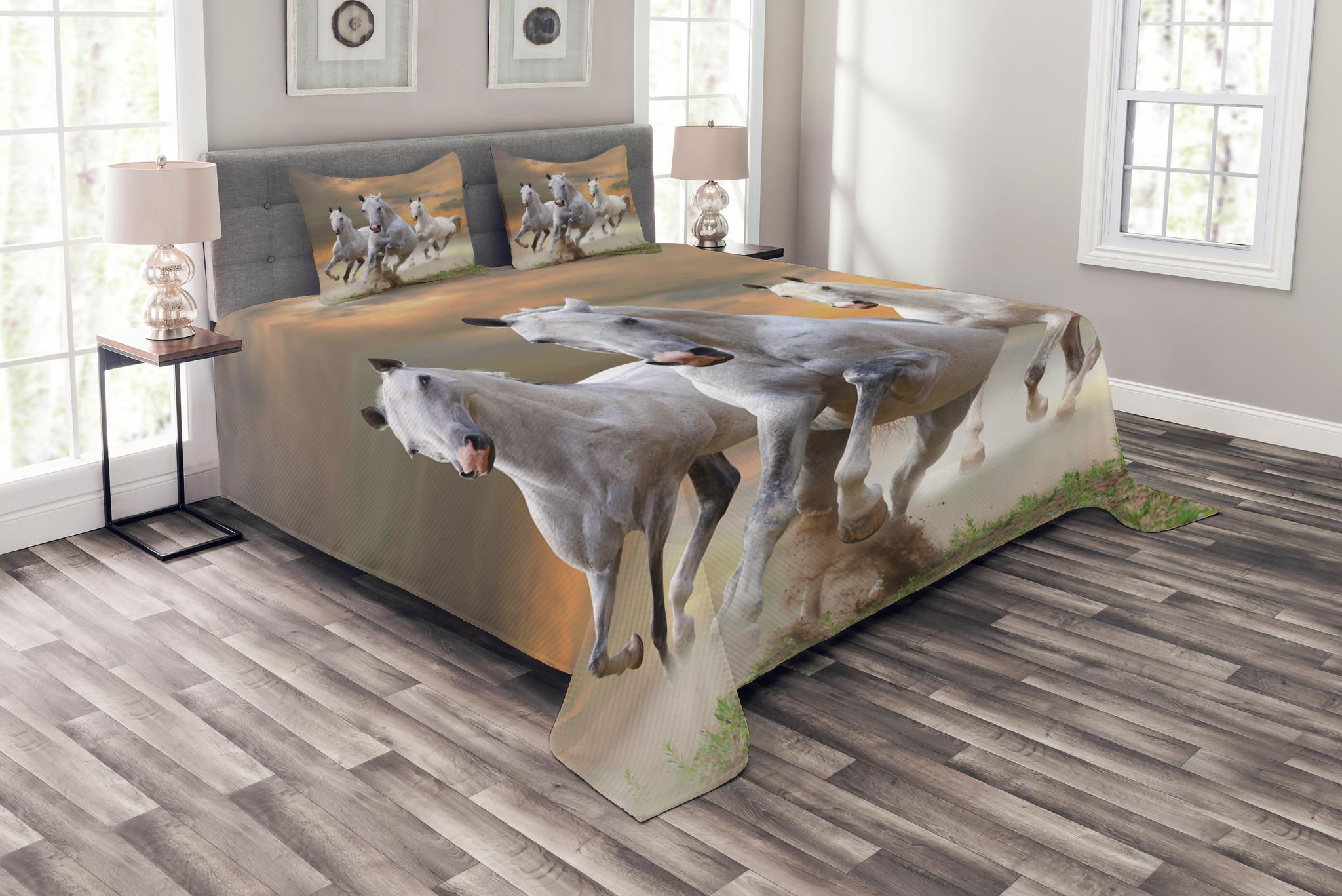 Horses Bedspread Set Queen Size, Stallion Horses Running on a Mystic
