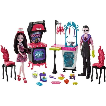 Monster Family Vampire Kitchen Playset & 2-Pack Dolls, Draculaura doll and her father, Dracula doll, can cook up a storm for friends and family with.., By Monster High