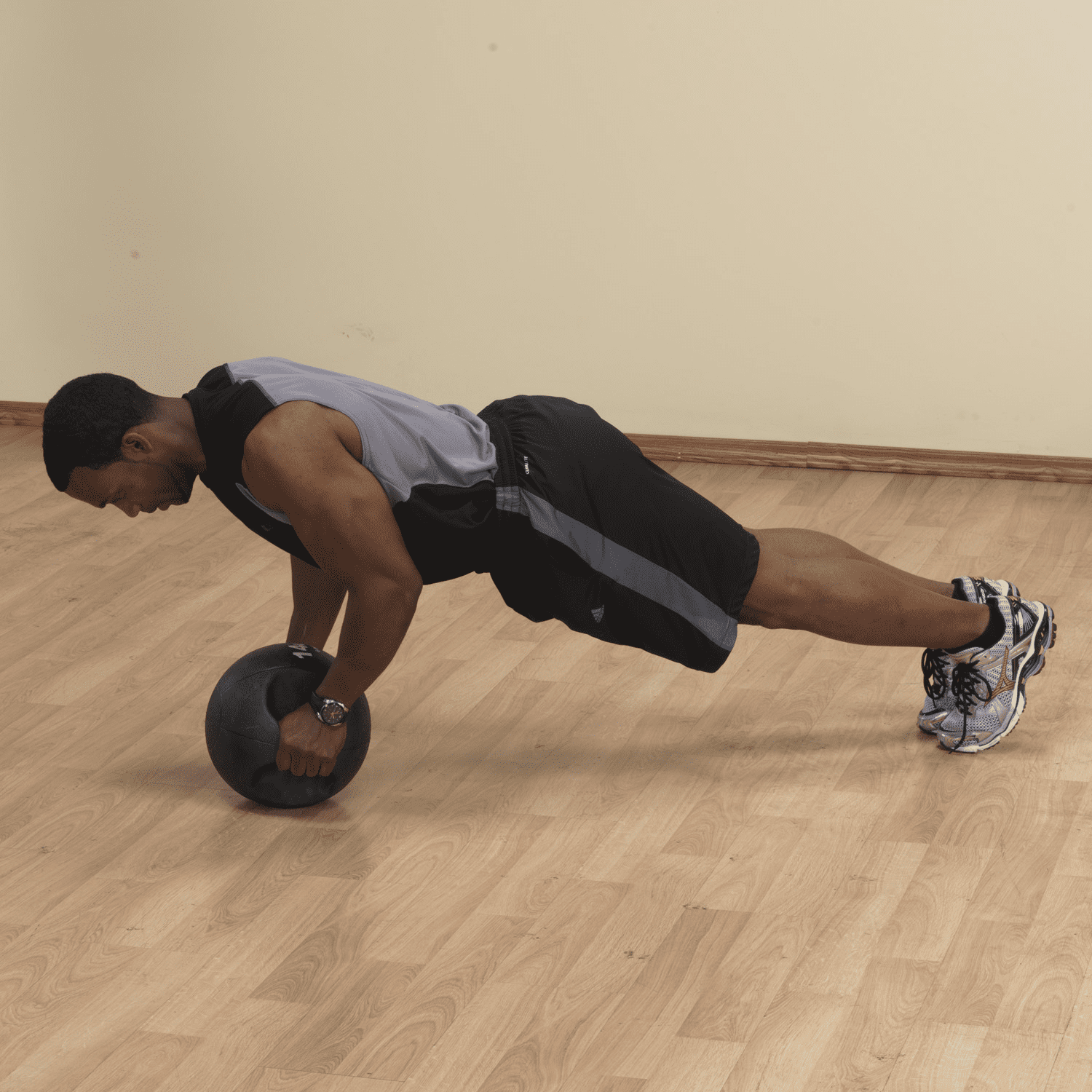 BSTDMB14 14lb BLack Dual Grip Medicine Ball