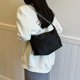 thumbnail image 4 of Bolso de hombro para mujer de alta calidad y venta caliente, producto nuevo 2024, diseño de cadena simple, portátil y versátil, bolso de mano para mujer, 4 of 5