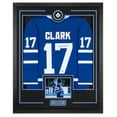 thumbnail image 1 of Wendel Clark Logo de Rondelle Maple Leafs de Toronto Signé Cadre de Chandail 36x44, 1 of 1