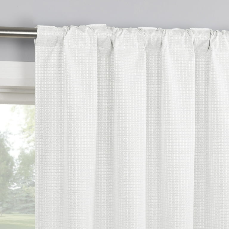 Sun Zero Vance 2-Piece Magnetic Closure 100% Blackout Back Tab