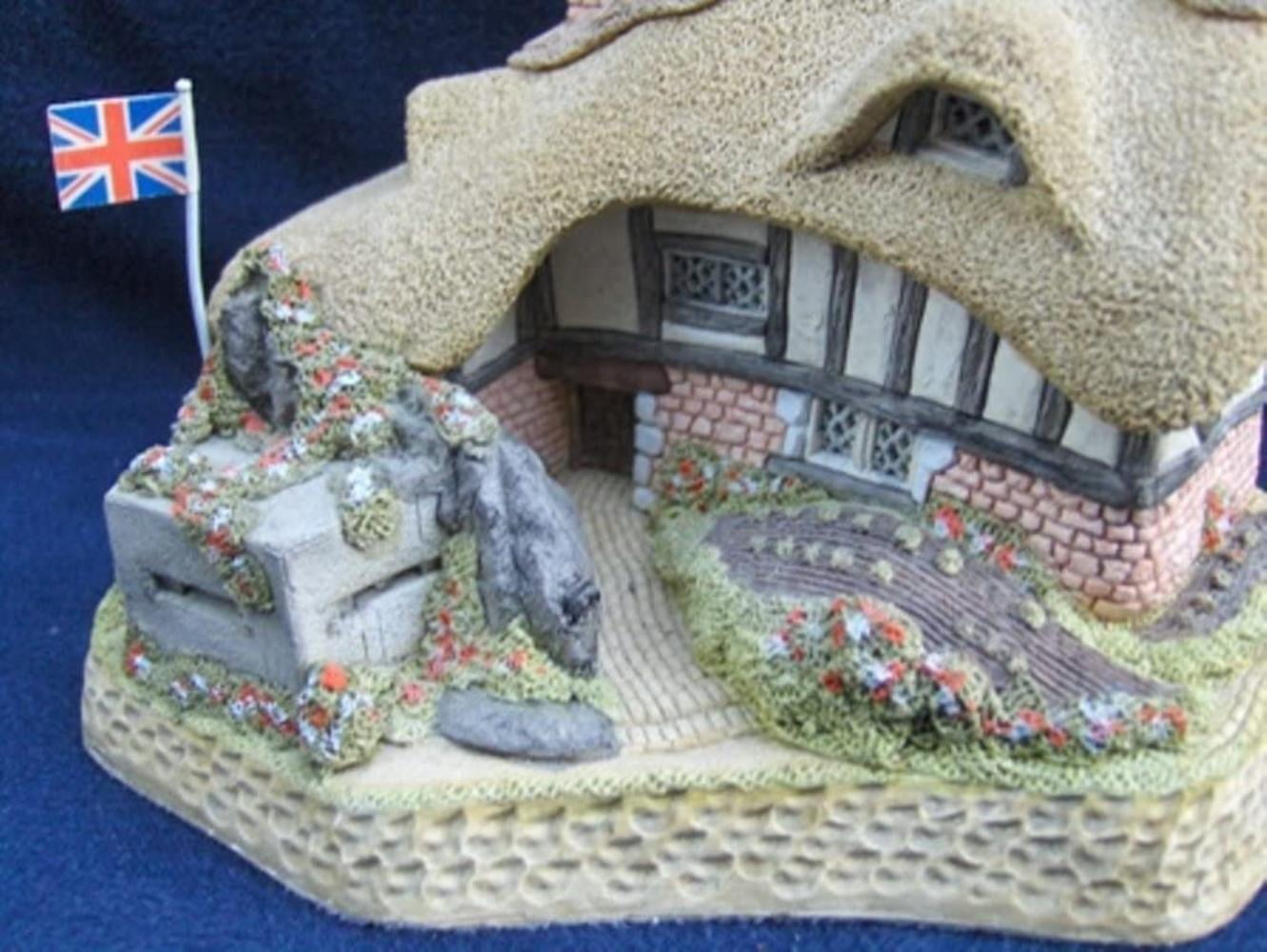 Details about   David Winter Home Guard Collectors Piece #5 1989 With FLAG 