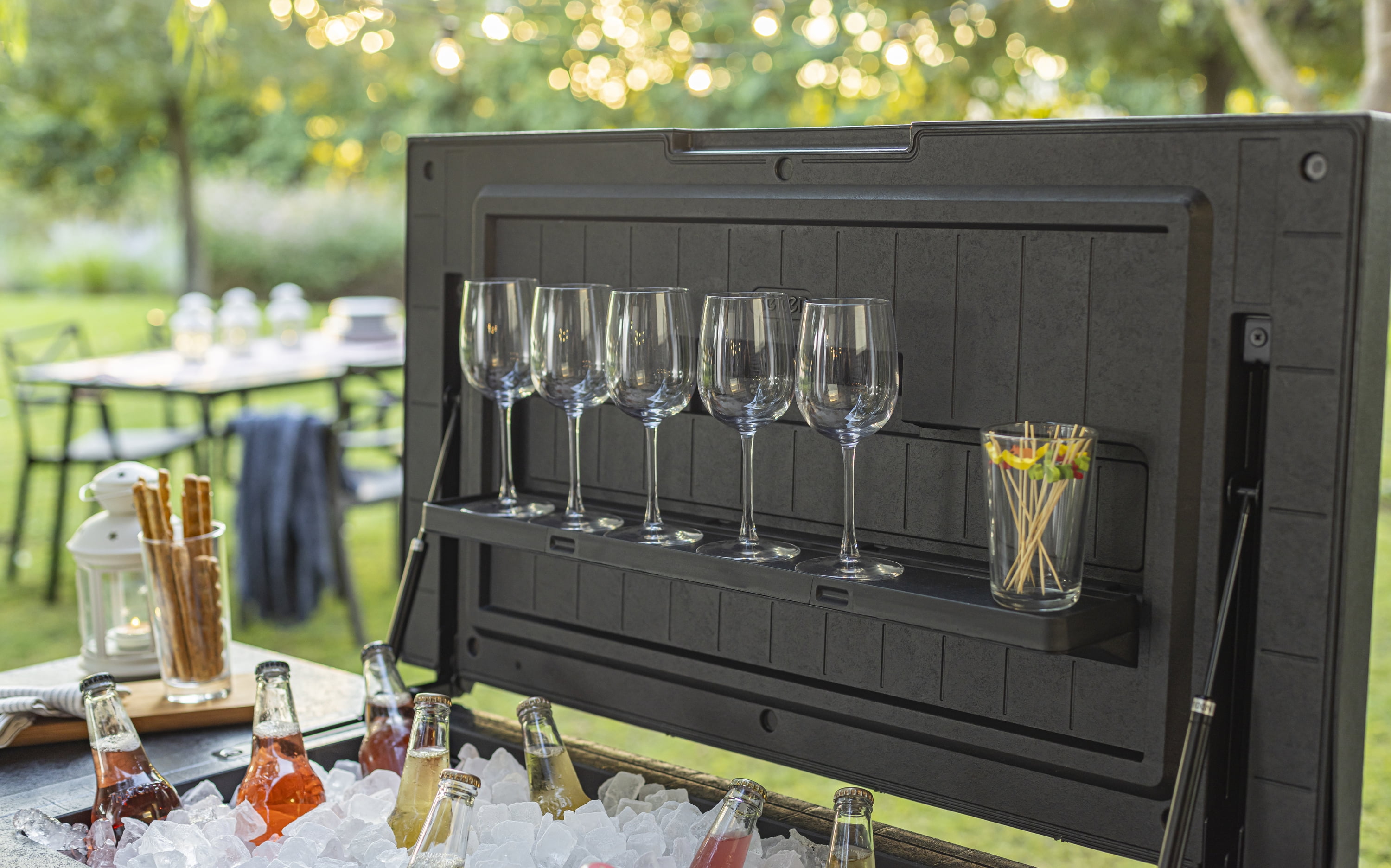 keter wheeled patio cooler