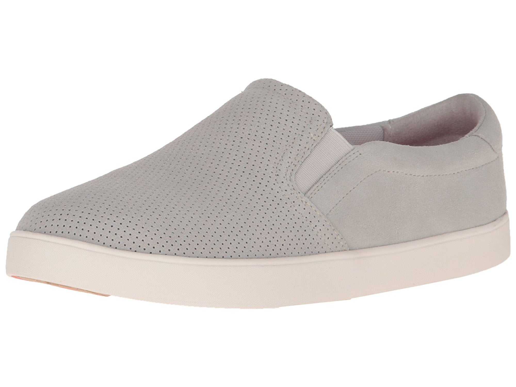 beige flat pointed shoes