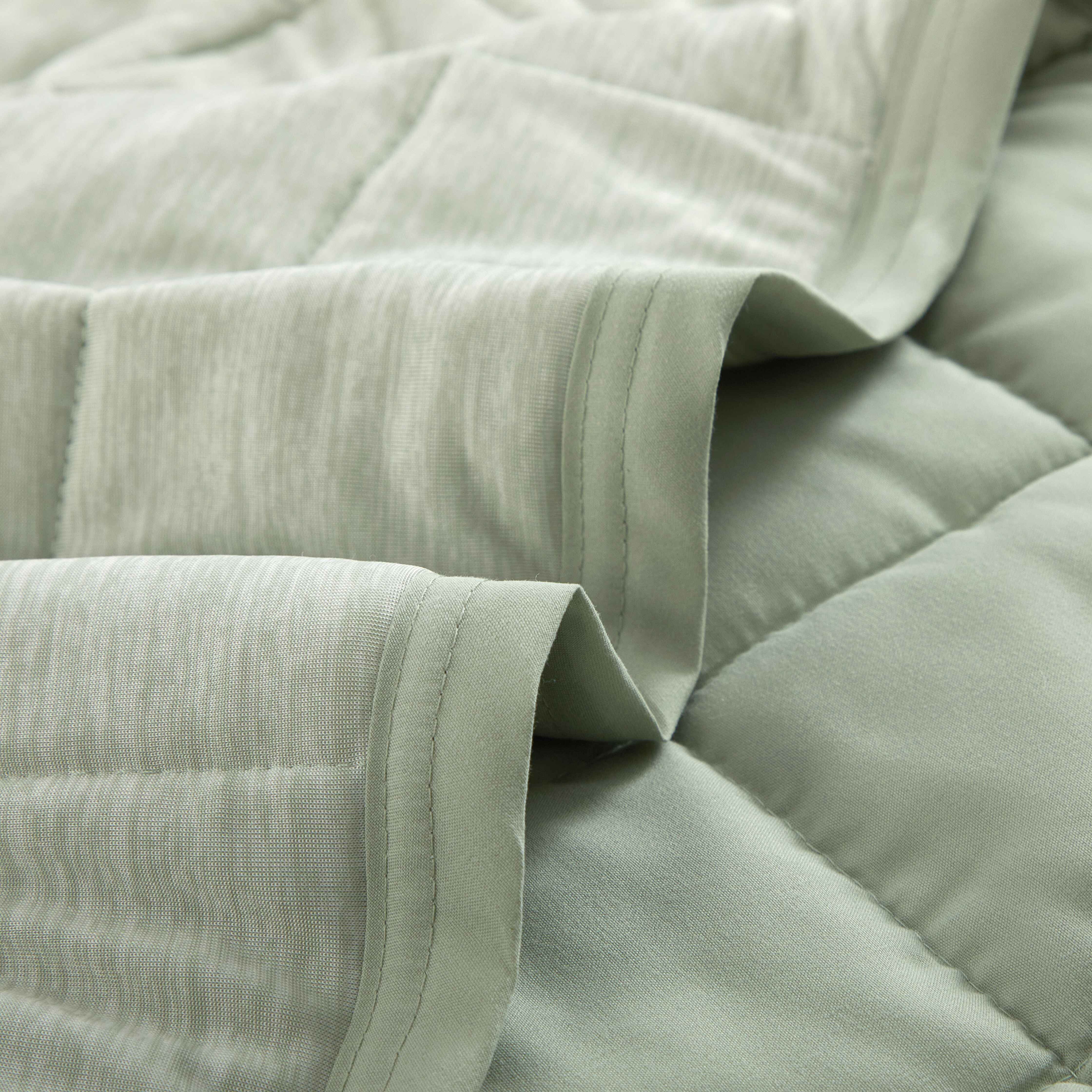 Essential Cooling Throw for All Seasons, Green, 50" x 60"