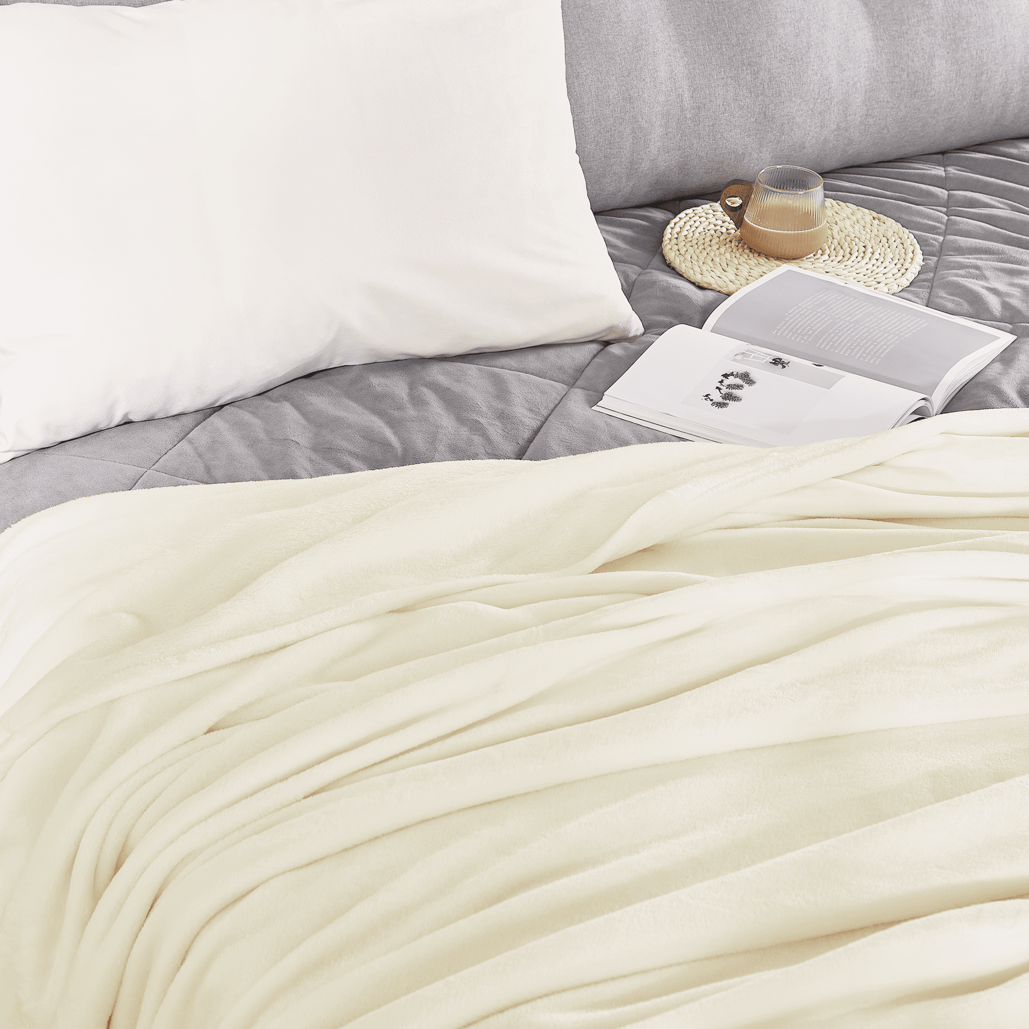 NICETOWN Flannel Bed Blanket Fleece King Size All Season Lightweight Plush Cozy Super Soft Luxury Couch Sofa Blanket for Bedroom/Gift, Beige, 70"x78"