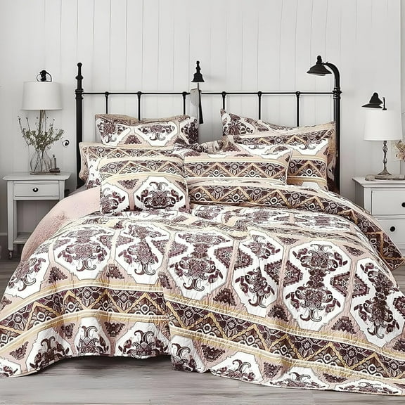 DaDa Bedding Baroque Quilted Bedspread Set - Reversible Paisley Comforter with Shams, Burgundy & Rose Pink, Lightweight Southwest-Inspired Quilt for All Seasons 3-Piece - Cal King Size