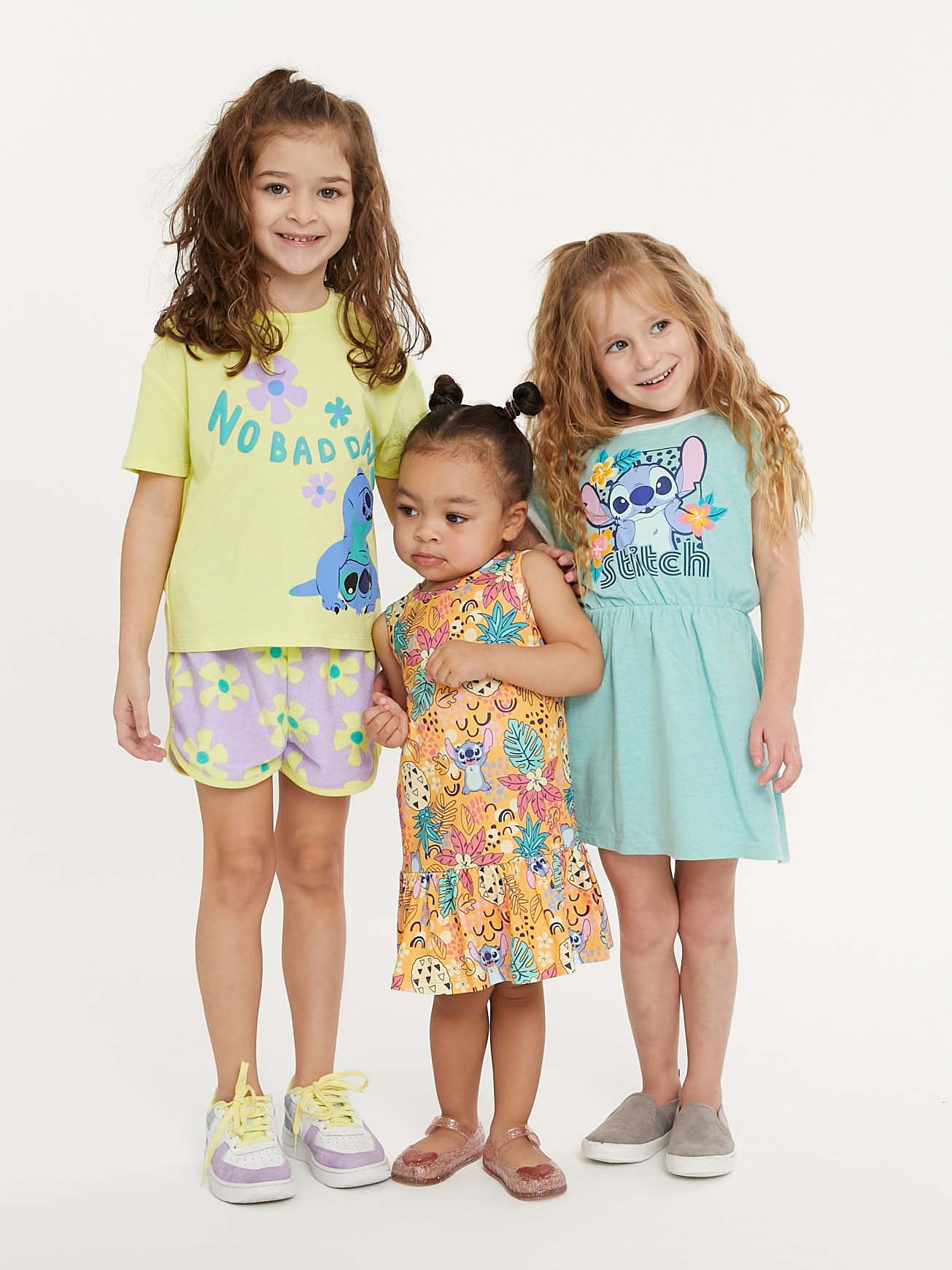 2-piece Kid Girl Smile Print Short-sleeve Tee and Ruffled Elasticized Shorts Set