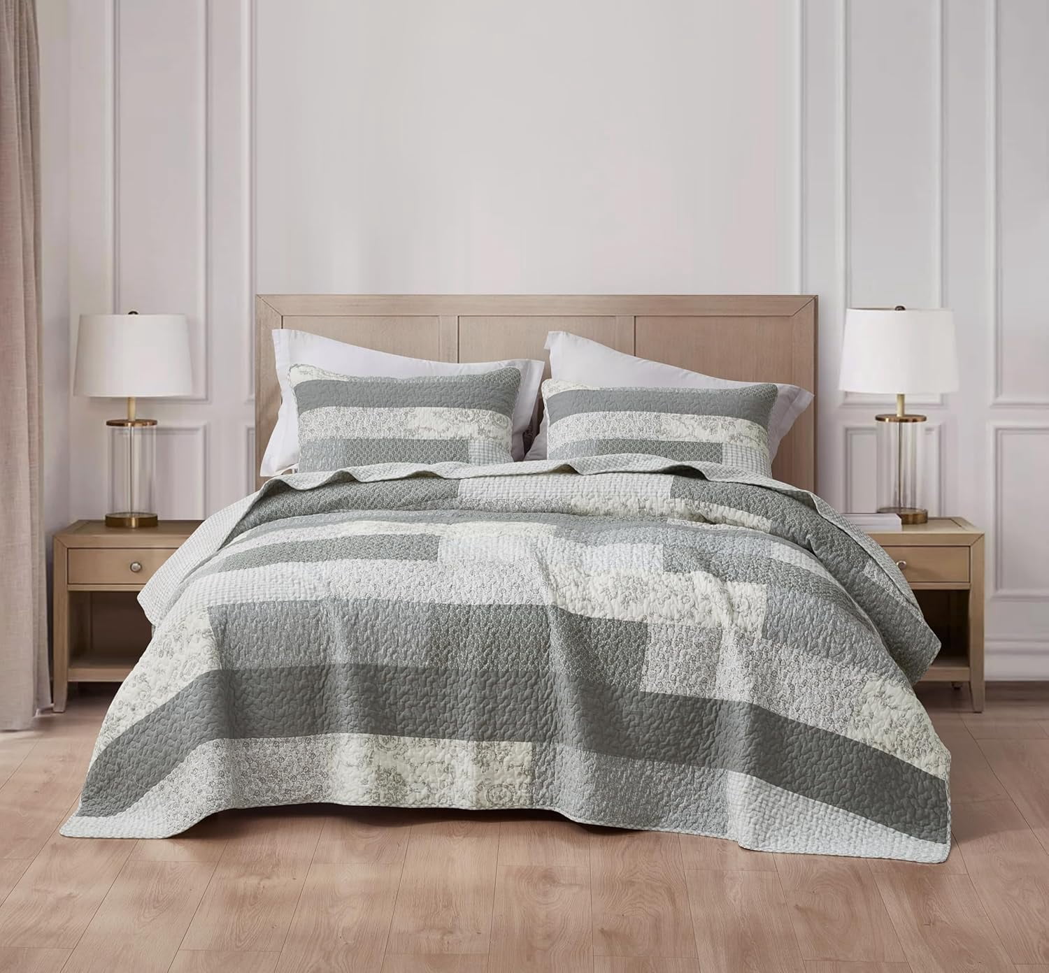 Chezmoi Collection 3-Piece Muted Gray White Ivory Floral Plaid Rectangular Patchwork Cotton Quilt Reversible Lightweight Bedspread Set, Oversized King 120x96