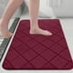 thumbnail image 1 of Alfombra absorbente premium para baño y ducha - Microfibra de secado rápido con reverso antideslizante, ideal para zonas húmedas, 40 x 60 cm, lavable, Aestivo | Rojo | AESTIVO, 1 of 7