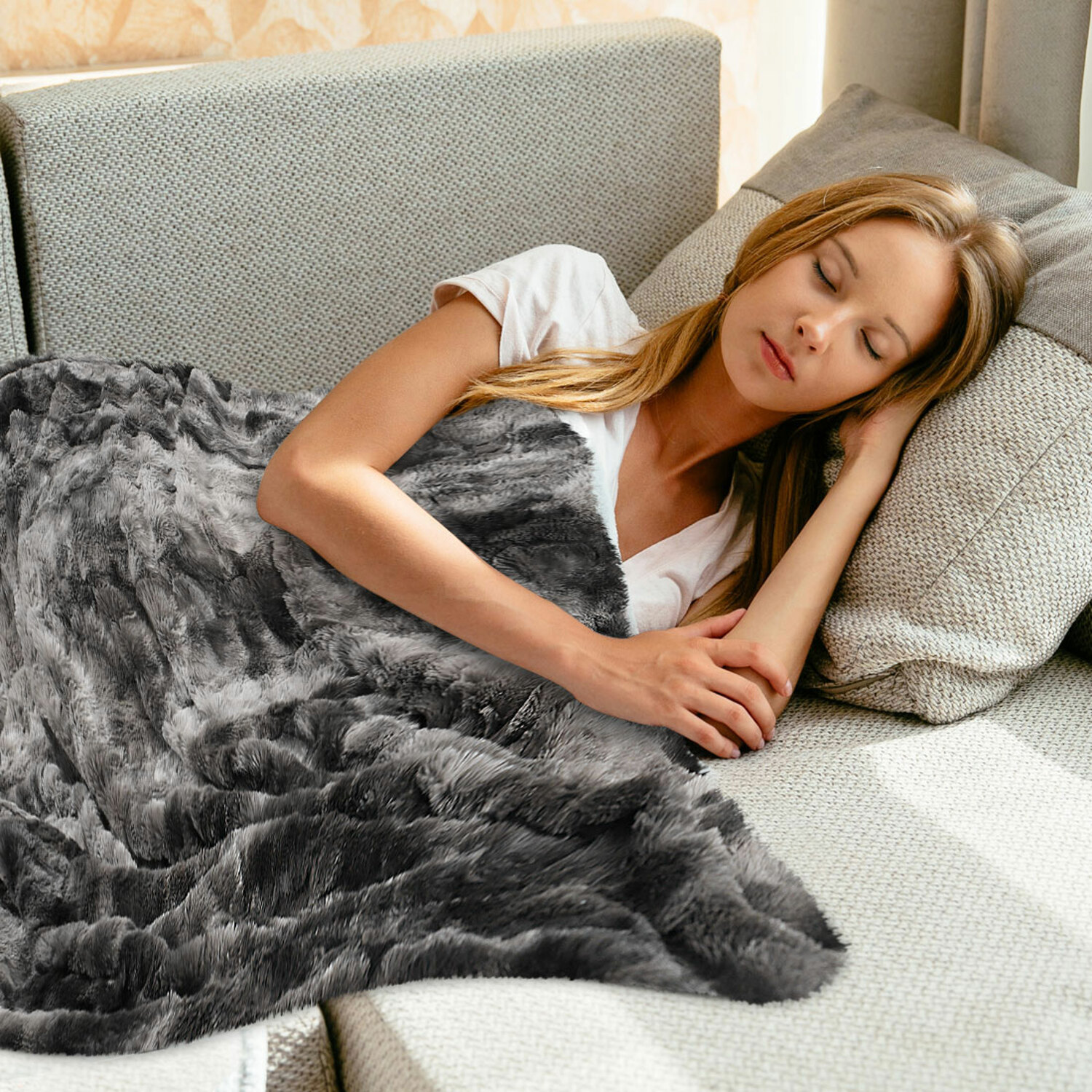 PiccoCasa Double Sided Faux Fur Blanket 50"x60" Long Shaggy Throw Blanket, Black - image 3 of 6