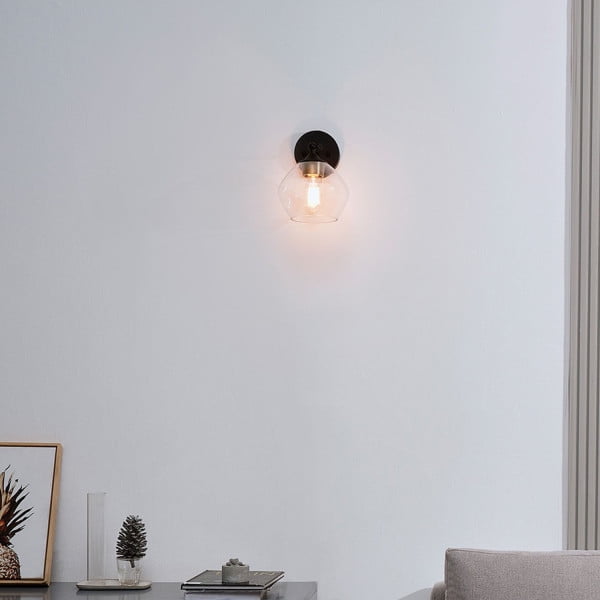 Applique murale de collection Harrow à 1 lumière en noire mat avec abat-jour en verre transparent