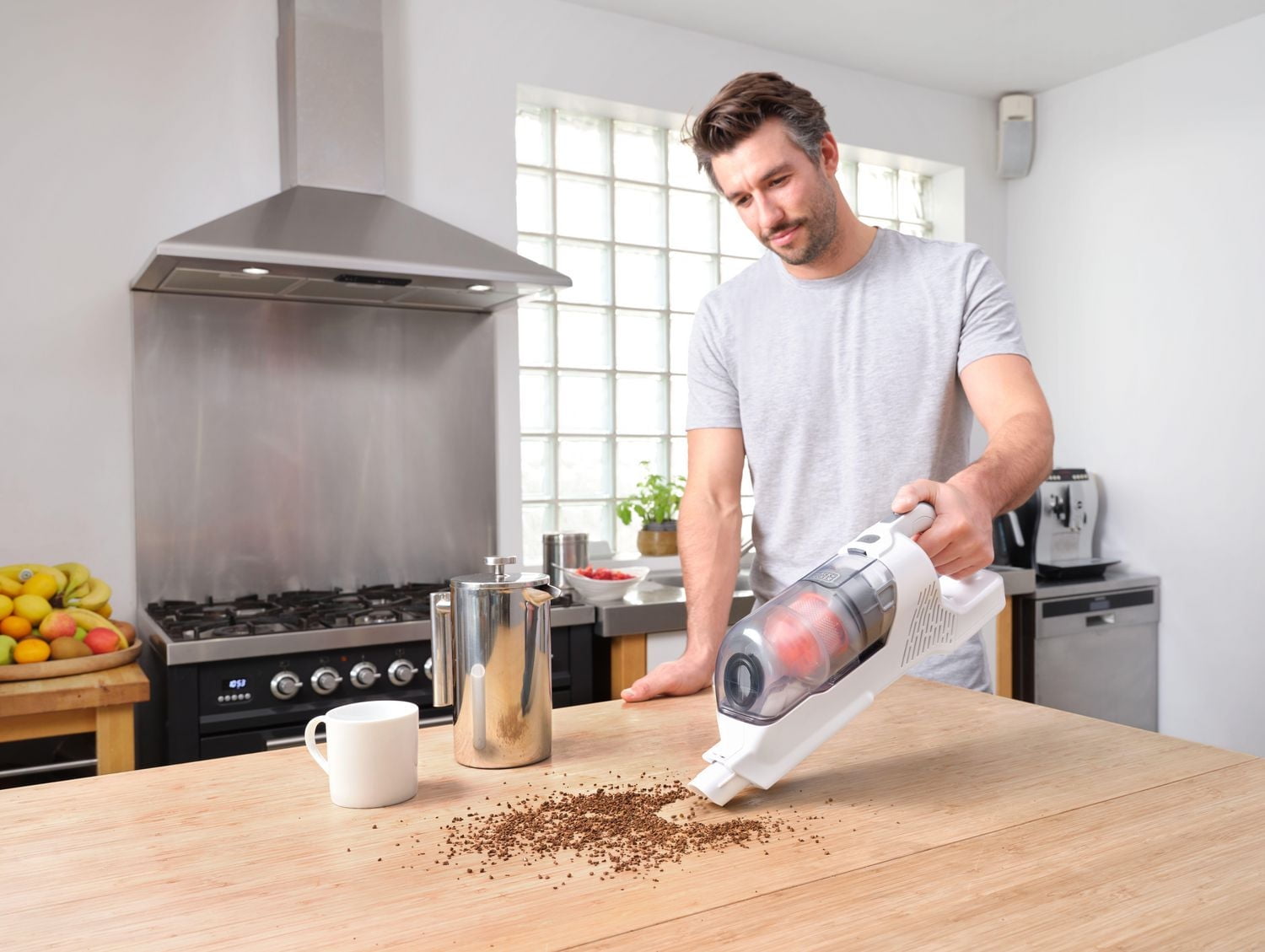 BLACK+DECKER® POWERSERIES+™ 20V MAX* Aspirateur-balai sans fil Aspirateur-balai sans fil