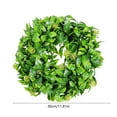 thumbnail image 3 of Plantas artificiales verdes con pequeñas bayas rojas y hojas verdes en un anillo decorativo., 3 of 6