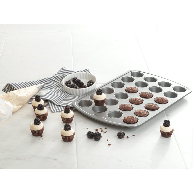 Focus Foodservice 905525 Cupcake Muffin Pan, 24-Cup, Silver
