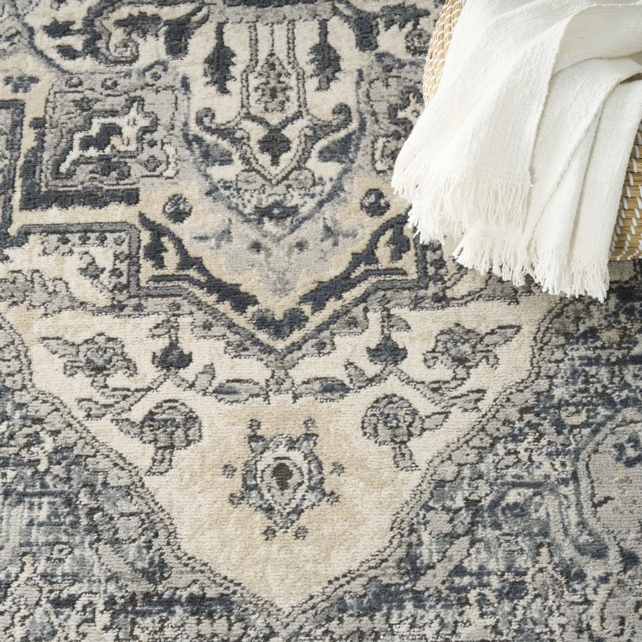 Nourison Concerto 5'3" x 7'3" Ivory Navy Vintage Indoor Rug