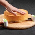 thumbnail image 4 of Par de rebanadores de pasteles portátiles de color verde para rebanar tostadas con un rebanador de pan auxiliar en capas para hornear, 4 of 4