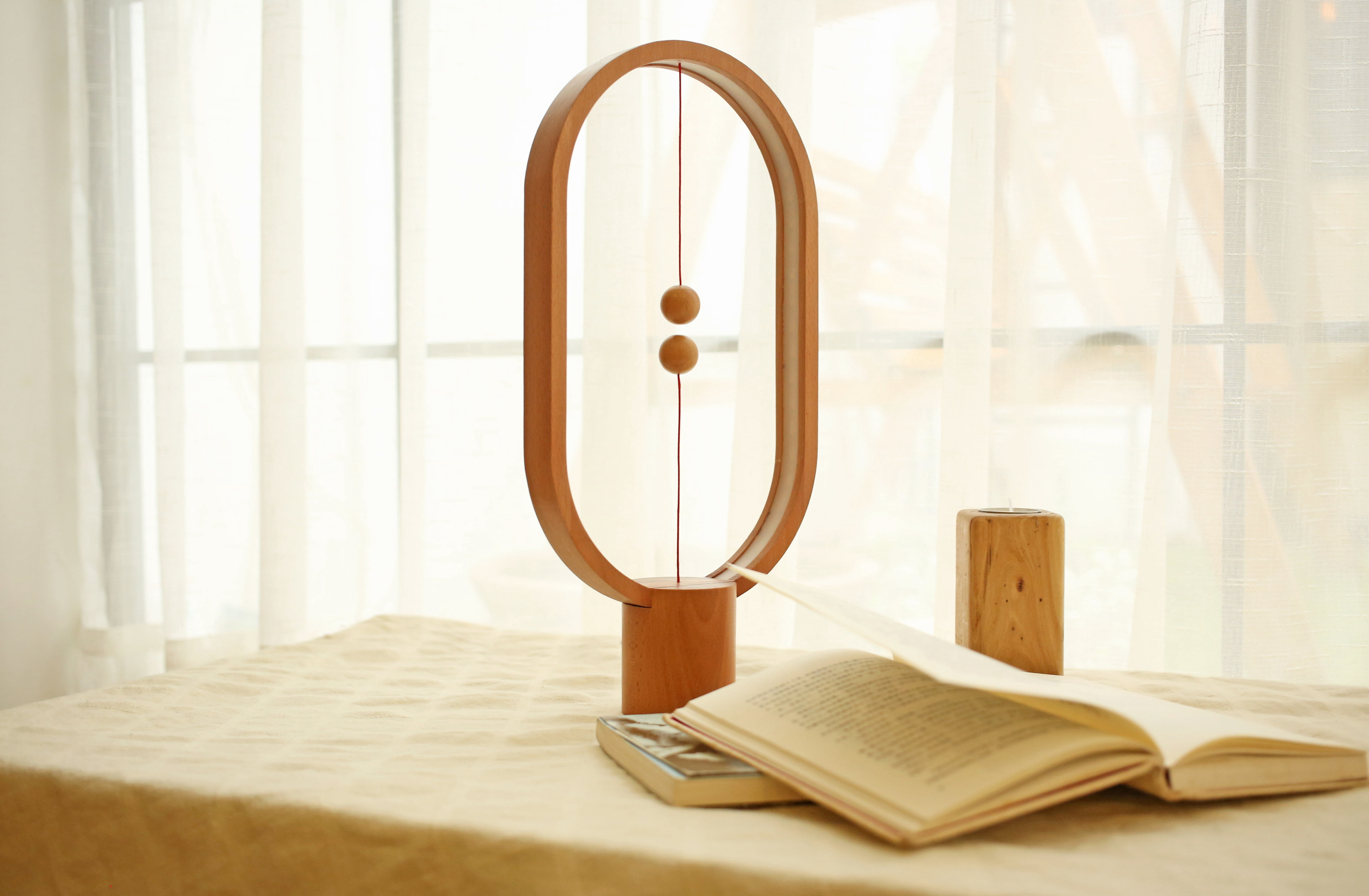 Heng Balance Lamp Ellipse USB, Light Wood Table Lamp, Desk Light, Bedside Lamp, Switch In The Middle Air, Magnetic Spheres, Modern, Minimalist Design, Home Office Decor