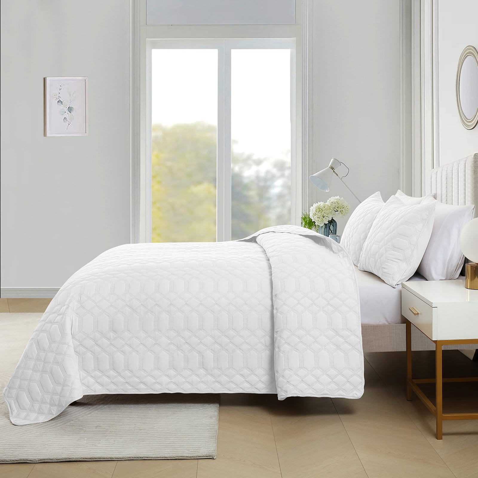 3-Piece King Size Quilt Set, Greagle Ultrasonic Reversible Lightweight Bedspread Soft Warm Velvet Machine Washable Bedding Set with 2-Piece Pillow Shams, 104 x 90 inch, White