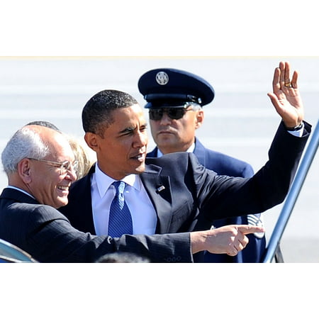 New York Congressman Paul Tonko Barack Obama At A Public Appearance For Us President Barack Obama Visits Albany In Upstate New York Air Force One At Albany International Airport Albany Ny September