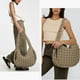 thumbnail image 2 of Bolsa acolchada Juoxeepy, grande, acolchada, de nailon con hombros, 2 of 6