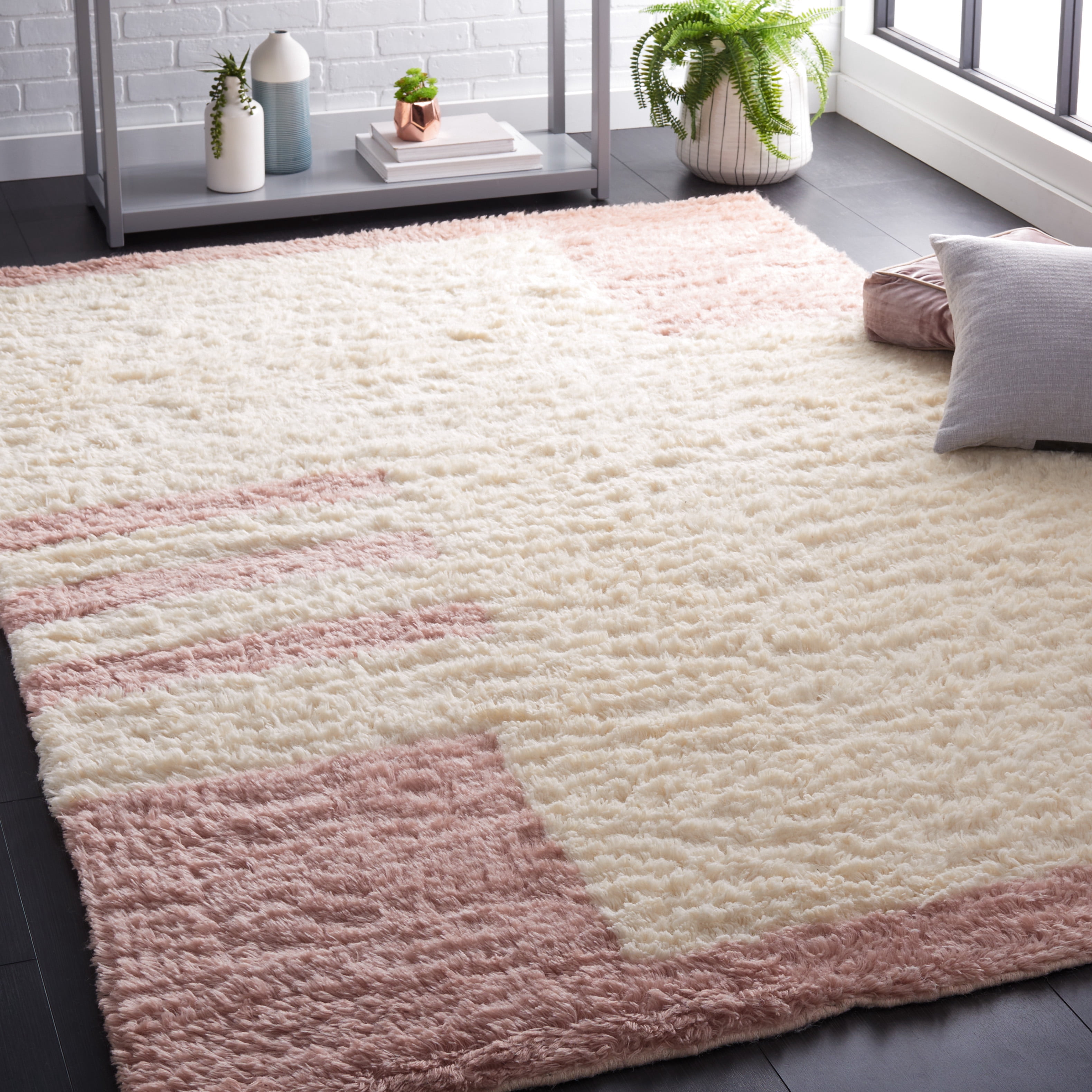 SAFAVIEH Casablanca Evaline Geometric Area Rug, Pink/Ivory, 4' x 6'