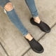 thumbnail image 5 of Zapato de recuperación OOFOS oOMG eeZee Low Black para mujer, talla 6, 5 of 7