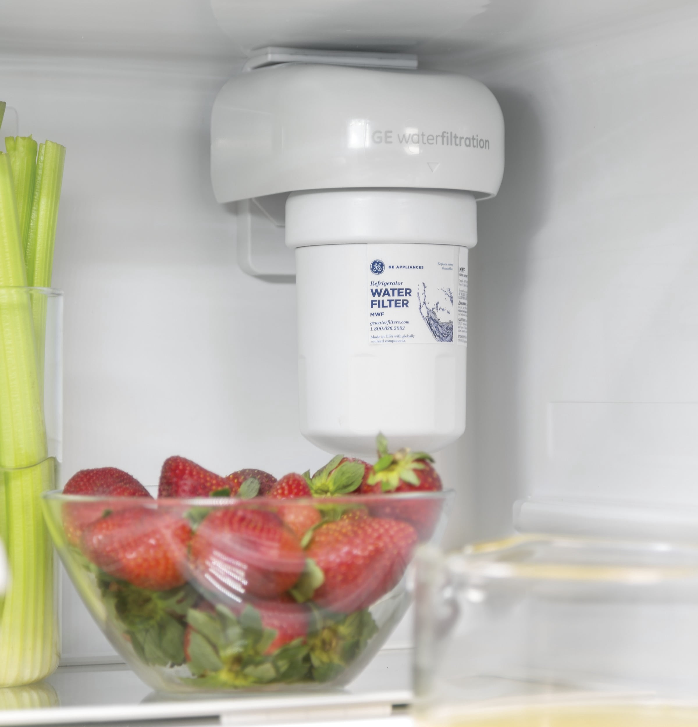 GE® Energy Star® 24.8 cu. ft bottom-freezer refrigerator model GDE25EYKFS Fingerprint Resistant
