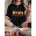 thumbnail image 1 of Camiseta otoñal para mujer "Tis the Season" - Casual y deportiva, cuello redondo, manga corta, en negro con estampado de calabazas y hojas. Cómoda camiseta de algodón, perfecta para actividades de ver, 1 of 6