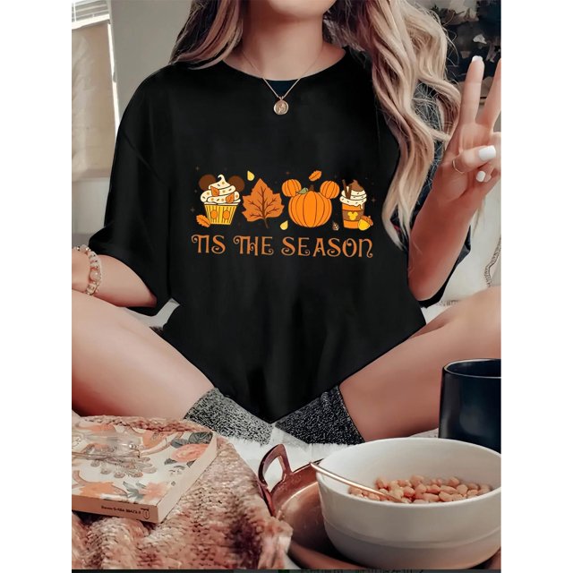 Camiseta otoñal para mujer "Tis the Season" - Casual y deportiva, cuello redondo, manga corta, en negro con estampado de calabazas y hojas. Cómoda camiseta de algodón, perfecta para actividades de ver