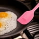 thumbnail image 3 of Juego de espátulas de silicona resistentes al calor, silicona antiadherente, diseño ergonómico para cocinar y hornear en la cocina, 3 piezas en color rosa, utensilios de una sola pieza sin costuras, 3 of 6