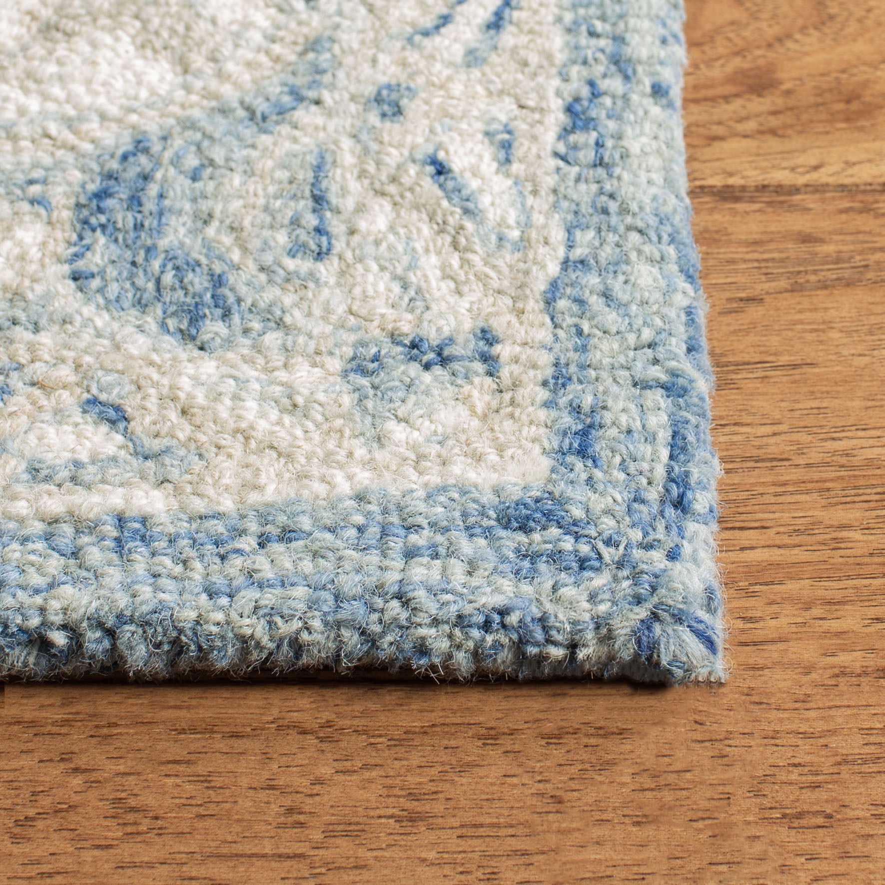 Safavieh Micro-Loop Braylon Floral Area Rug, Blue/Ivory, 3' x 5'