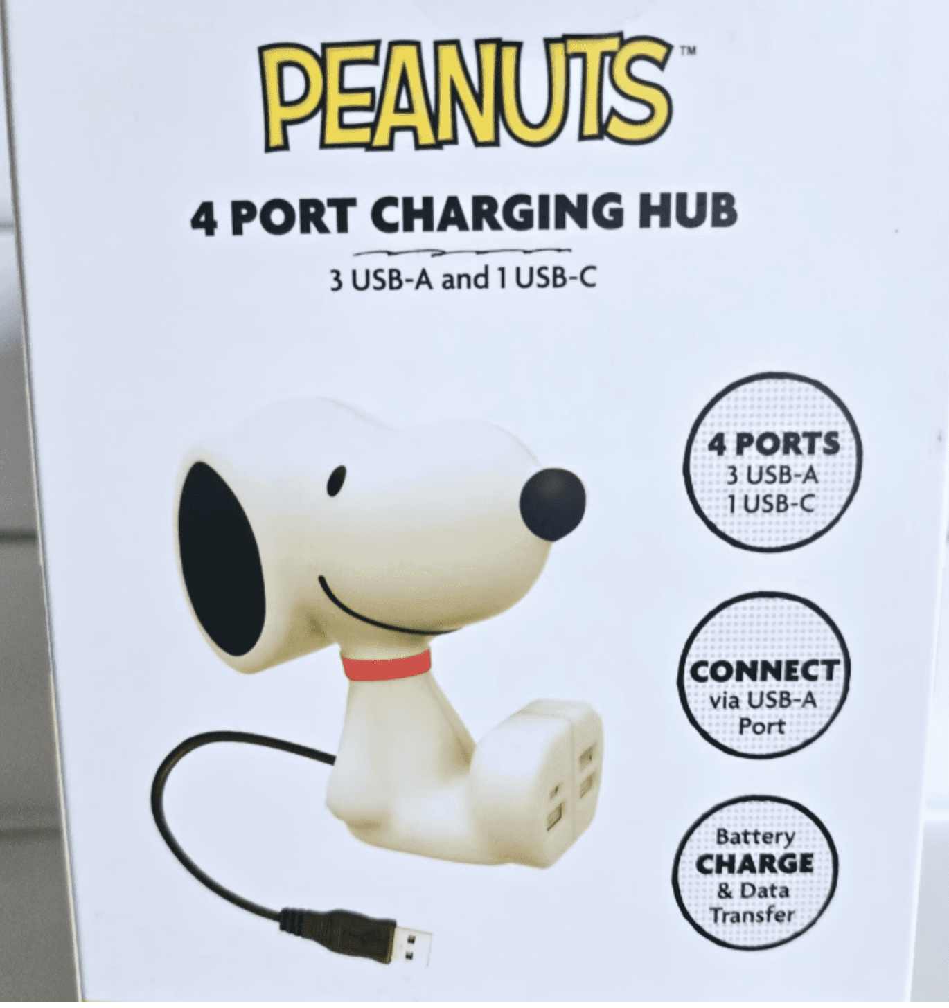 Peanuts Gang Snoopy 4 Port Charging Hub 3 USB A and 1 USB C