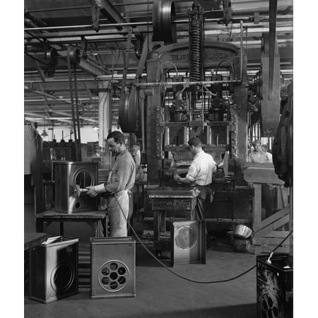 Atwater Kent Radio Workers Assembling Radios At The Atwater Kent Factory In North Philadelphia History ()